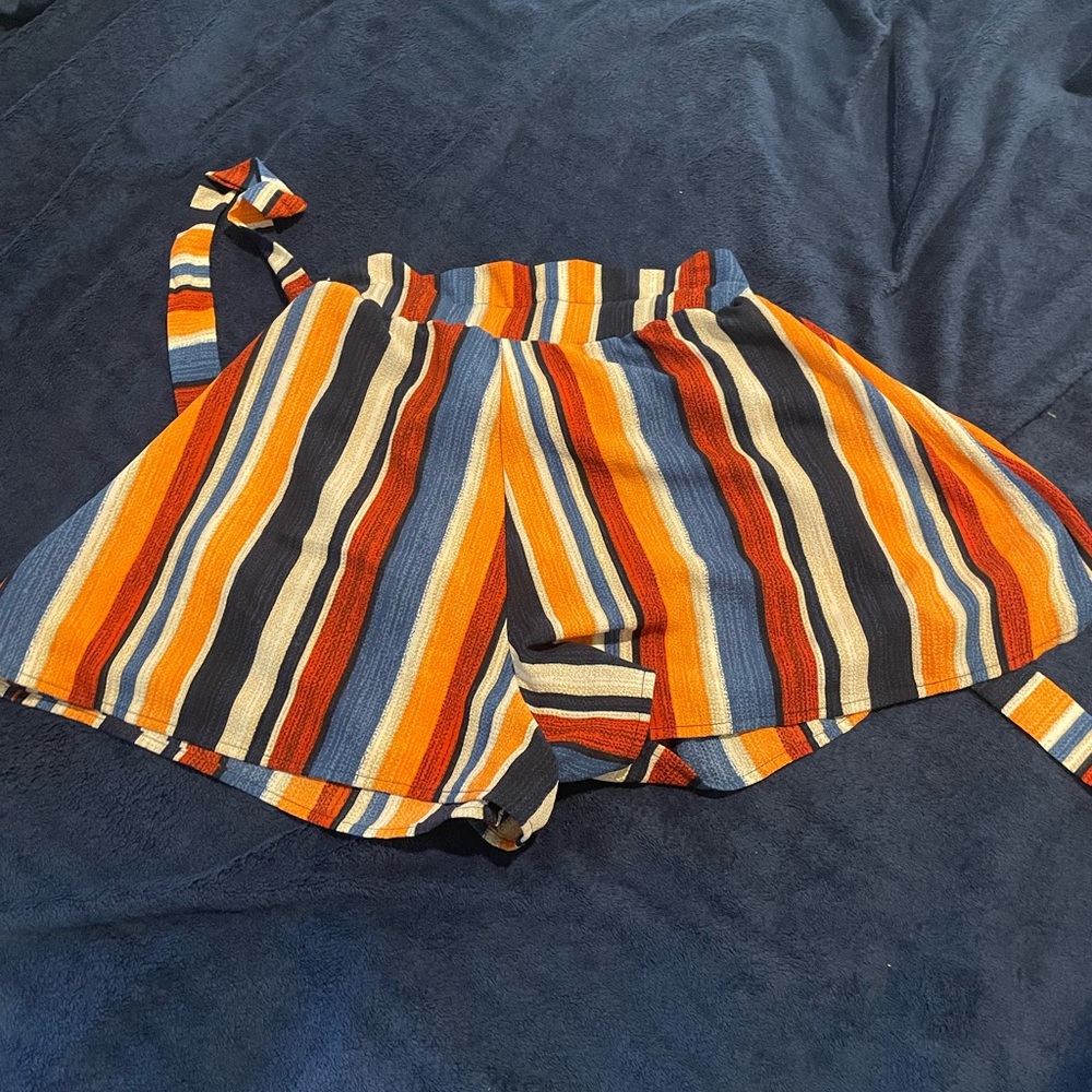 Colorful shorts - Picture 2 of 2